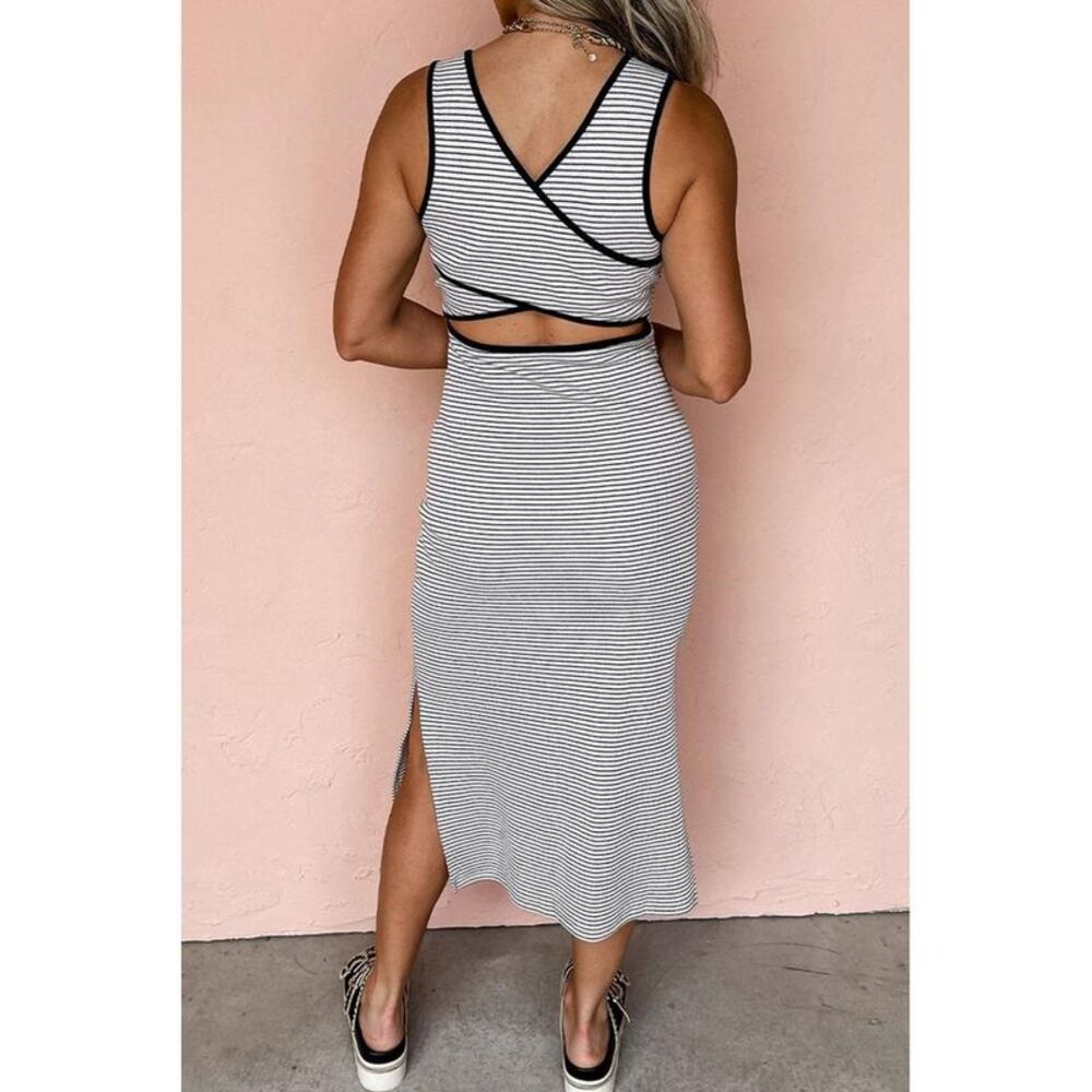 Everyday the Label Stripe Crisscross Side Slits Slim Fit Sleeveless Midi Dress - Picture 3 of 8